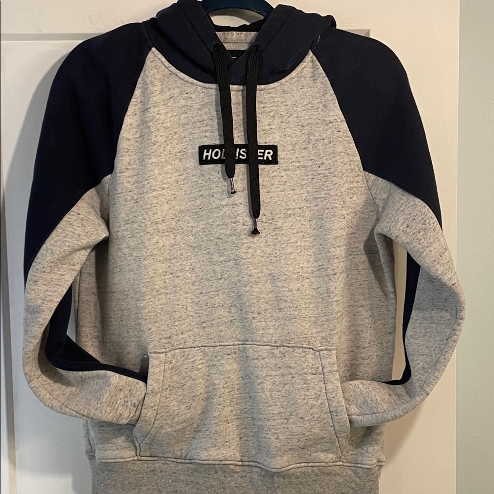 Hollister Hoodie Gray and Navy Size Small Hood Lined With Black Microfleece
